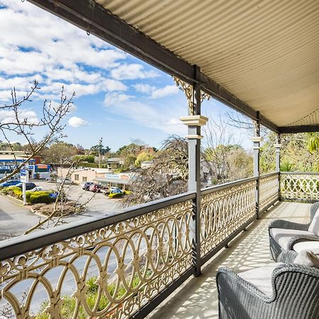 The Stirling Hotel Bagian luar foto