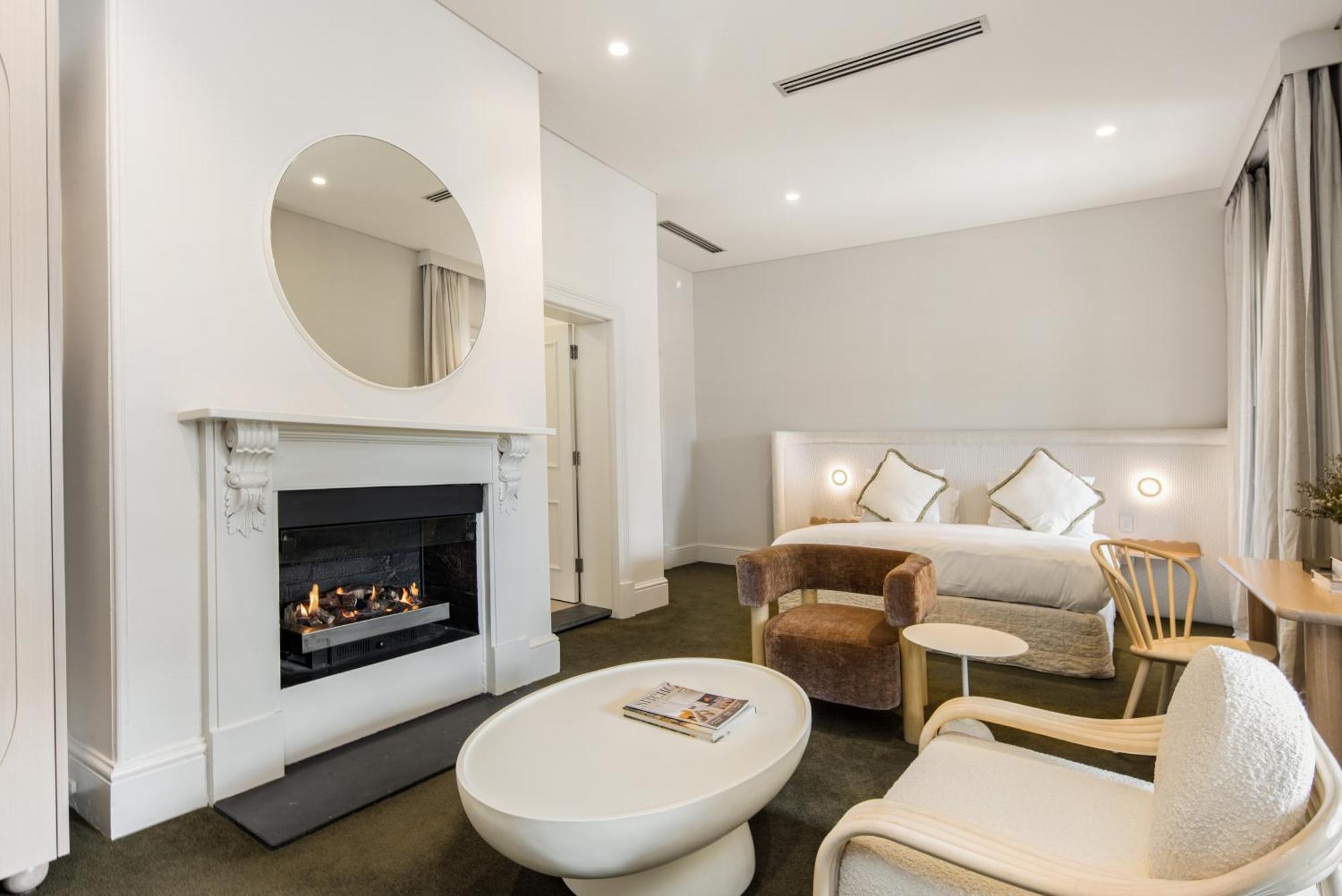 The Stirling Hotel Bagian luar foto