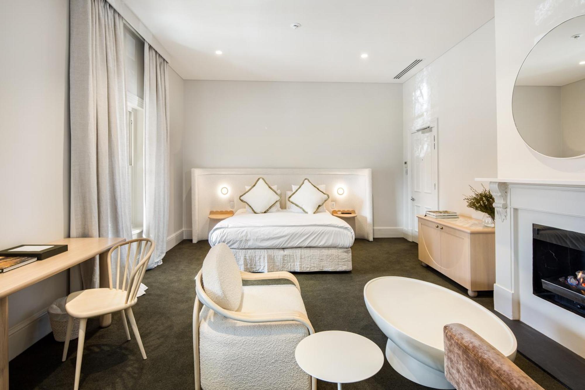 The Stirling Hotel Bagian luar foto