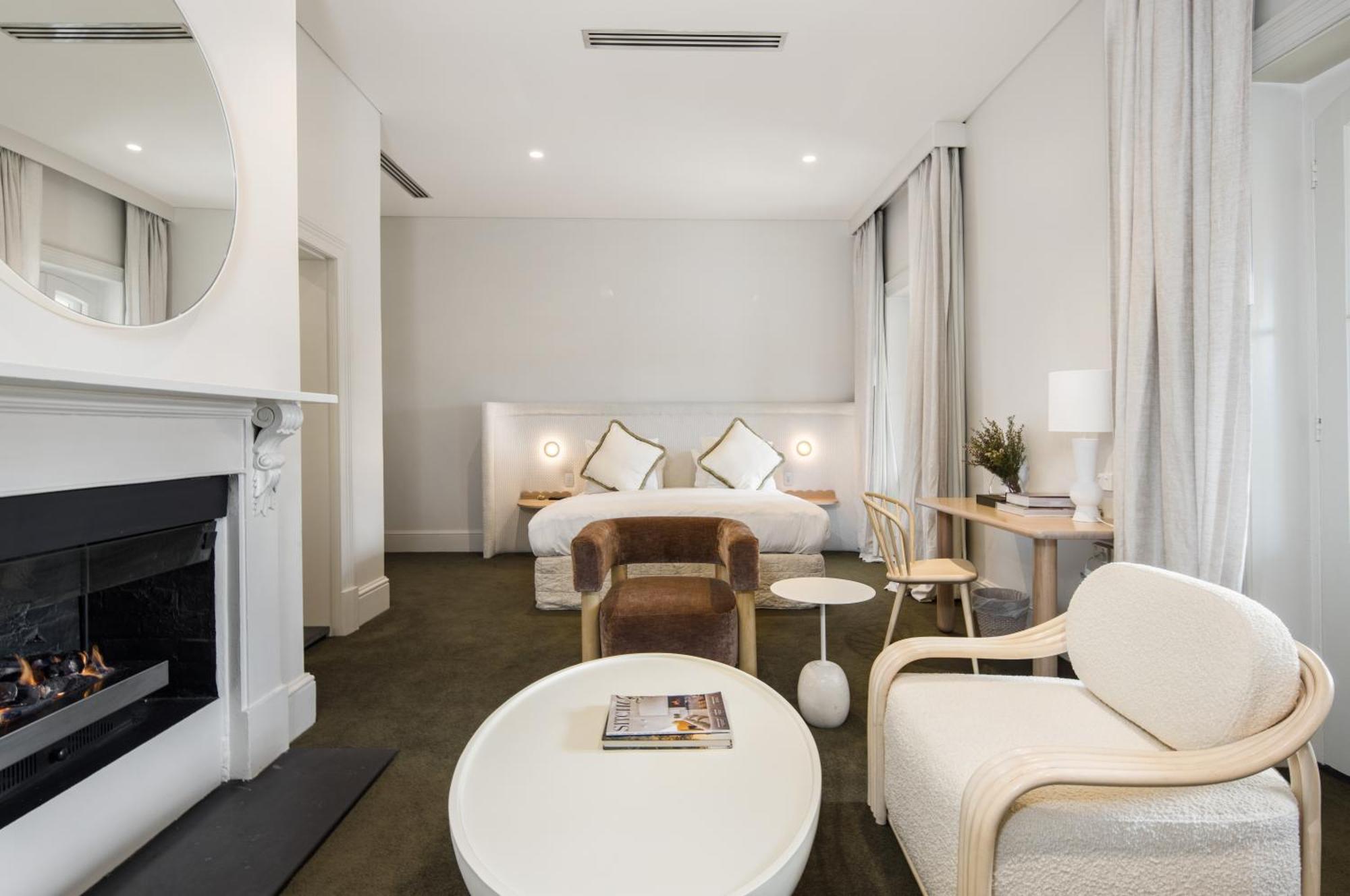 The Stirling Hotel Bagian luar foto